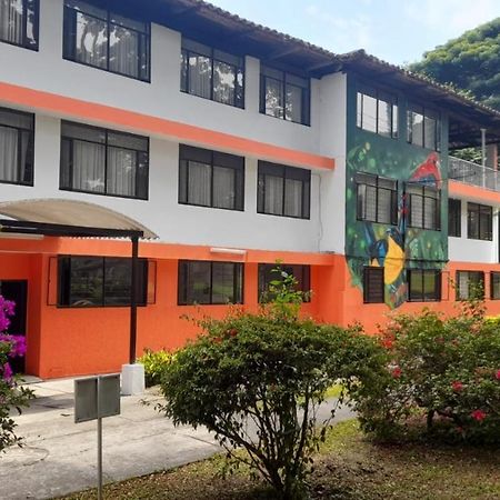 Imca Hotel 布加 外观 照片