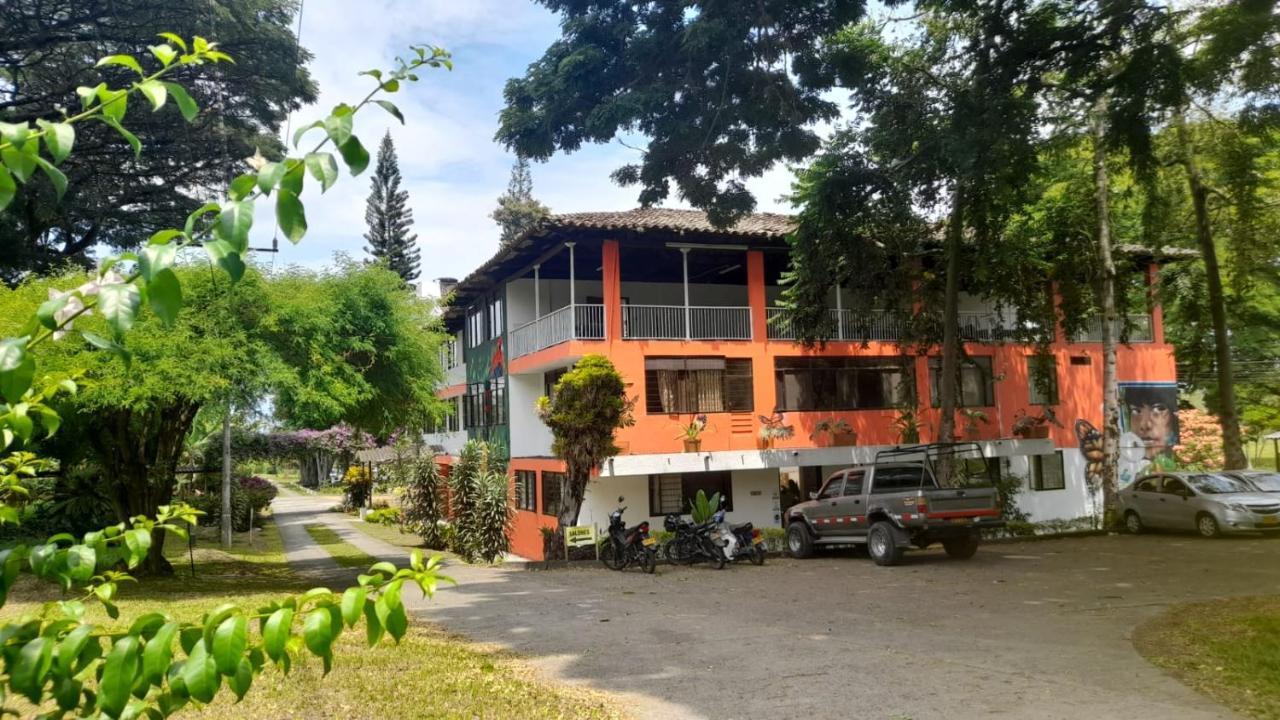 Imca Hotel 布加 外观 照片
