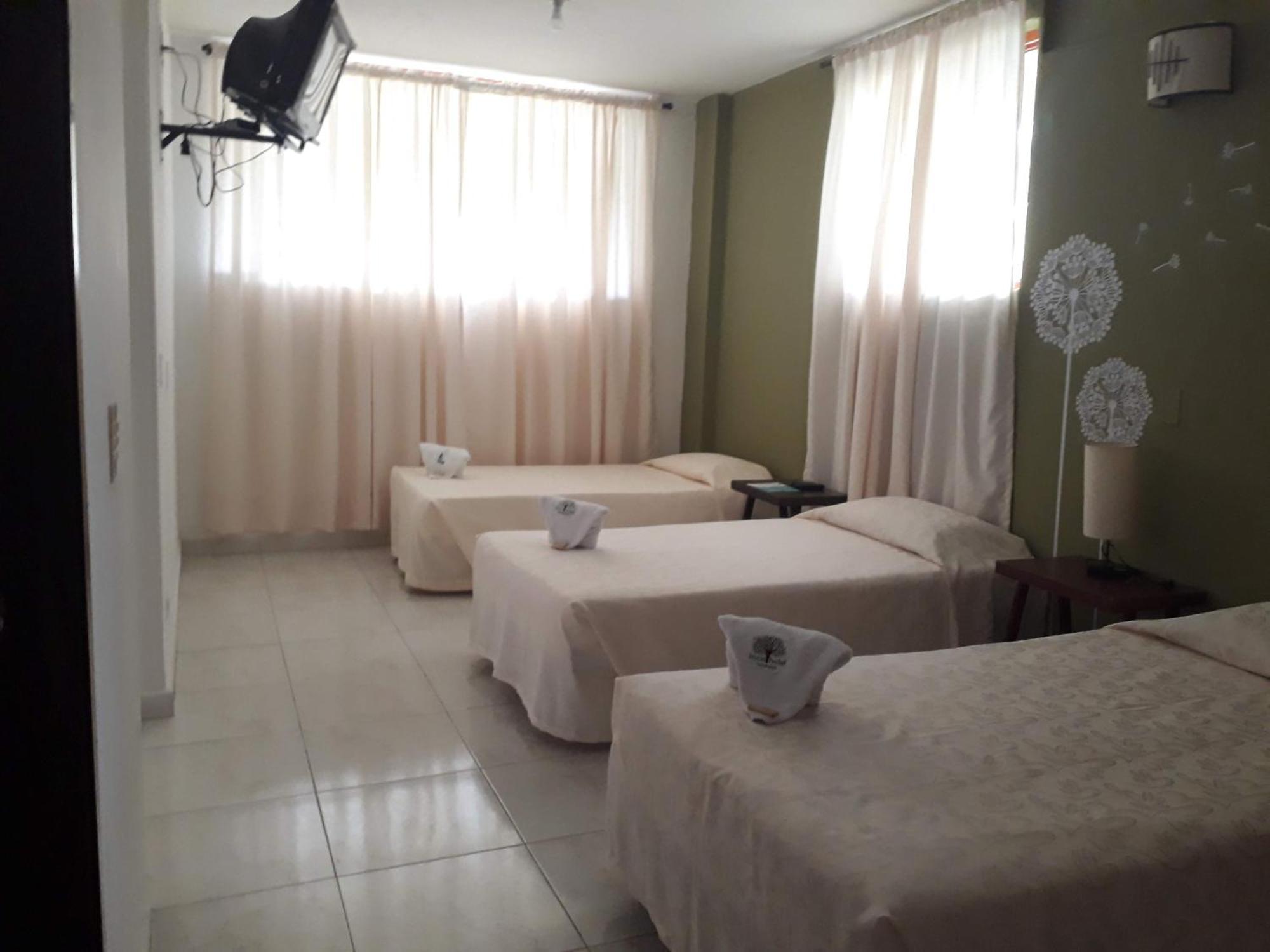 Imca Hotel 布加 外观 照片